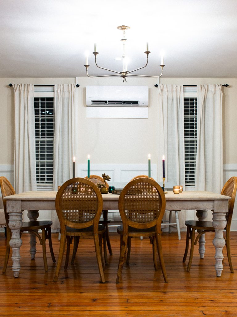 Medium composition of a table and chairs