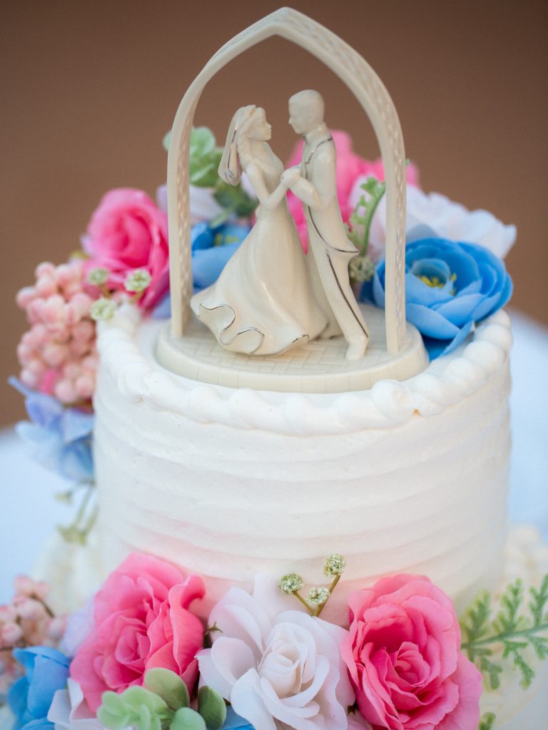 detail photo of cake topper
